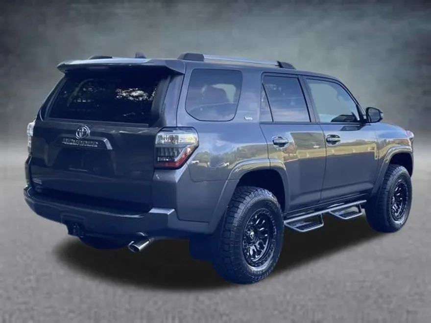 2022 Toyota 4Runner SR5 Premium photo 1