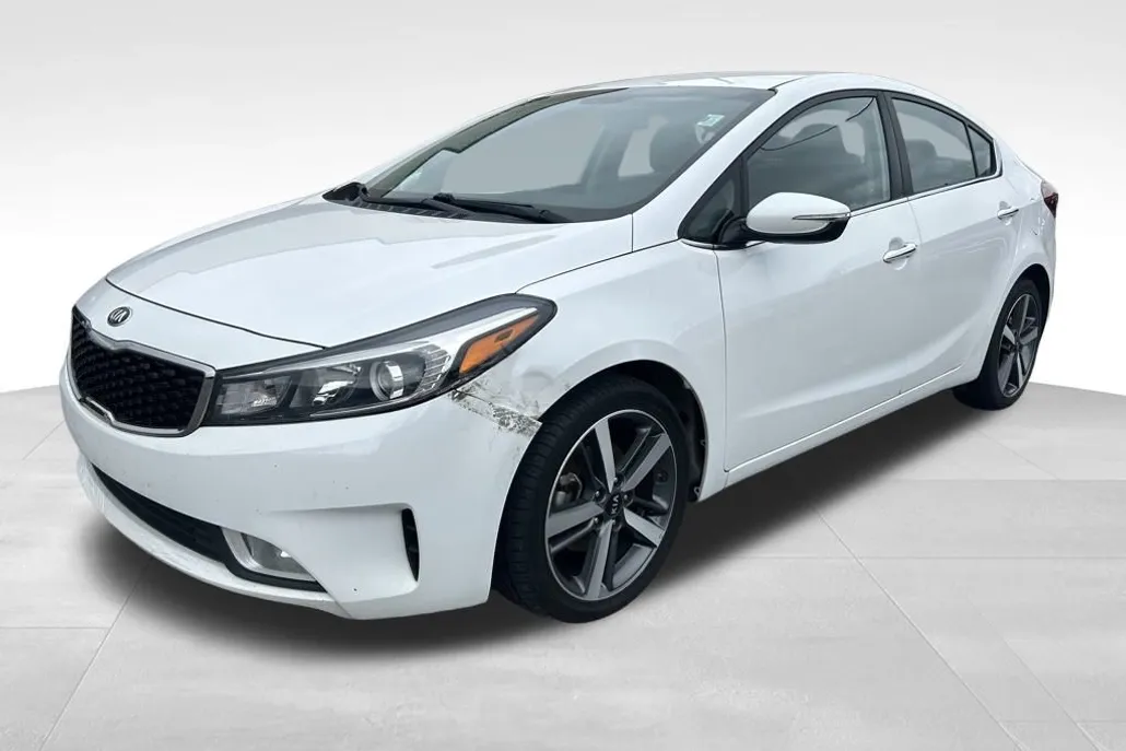 2017 Kia Forte EX photo 1