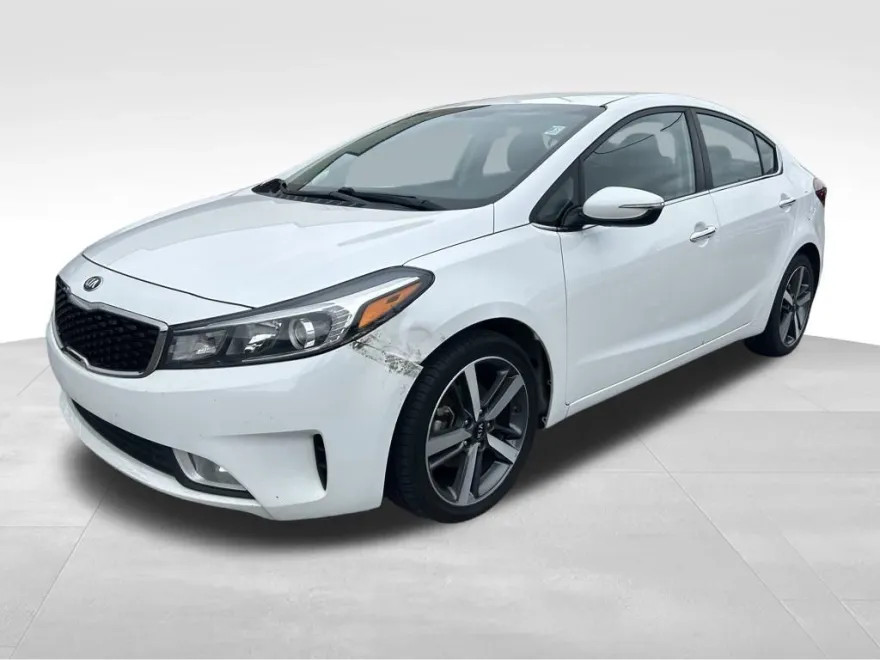 2017 Kia Forte EX photo 1