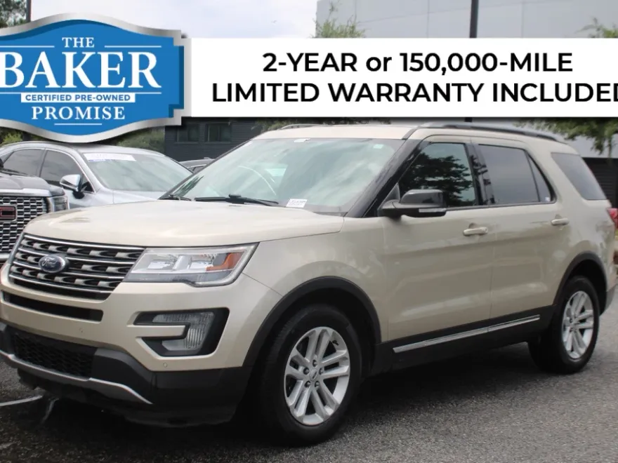 2017 Ford Explorer XLT photo 1