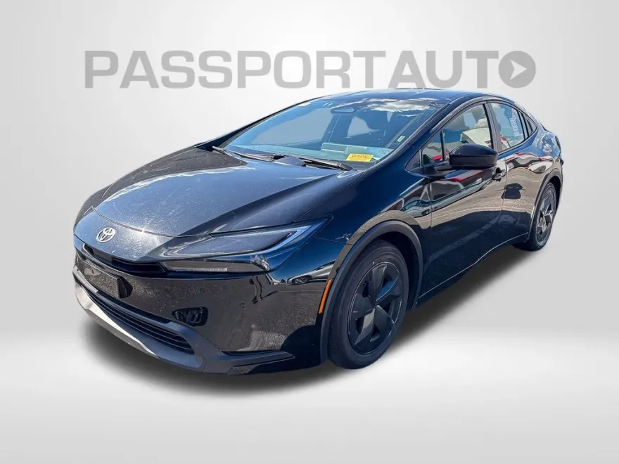 2024 Toyota Prius LE photo 1