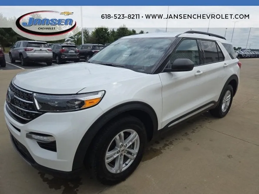 2023 Ford Explorer XLT photo 1