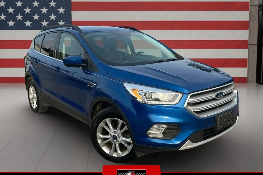 2019 Ford Escape SEL Sport photo 1