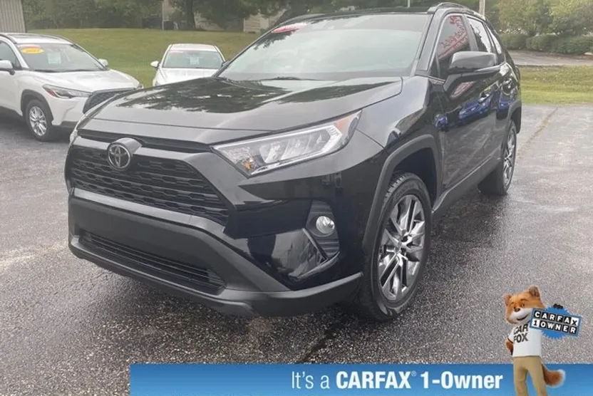 2021 Toyota RAV4 XLE Premium photo 1