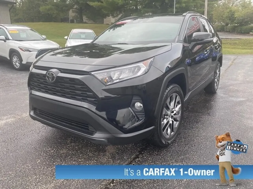 2021 Toyota RAV4 XLE Premium photo 1