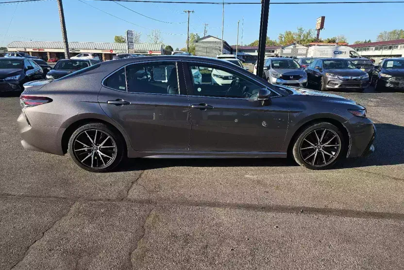 2024 Toyota Camry SE photo 1