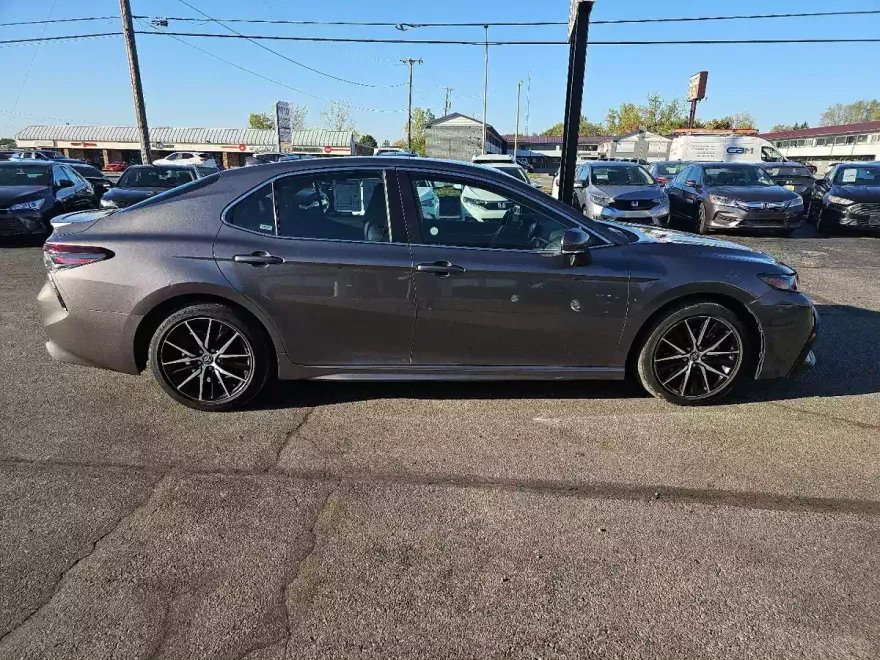 2024 Toyota Camry SE photo 1