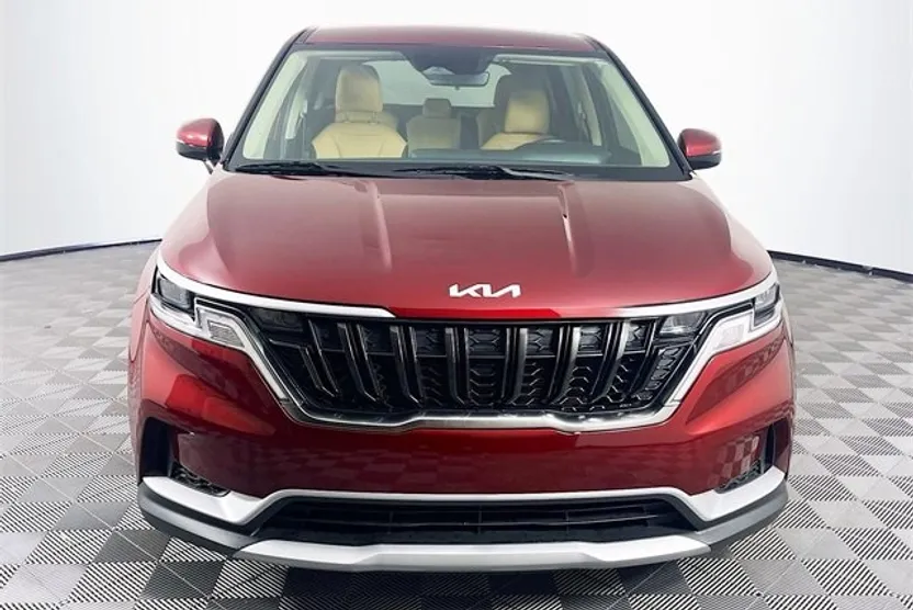 2023 Kia Carnival LX photo 1