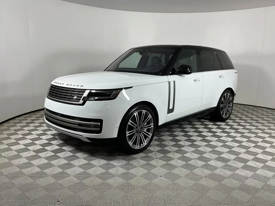 2023 Land Rover Range Rover SE photo 1