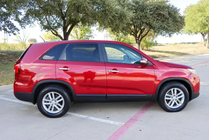 2015 Kia Sorento LX photo 1