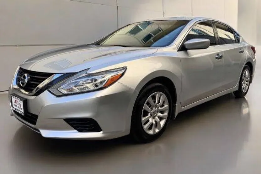 2018 Nissan Altima 2.5 S photo 1