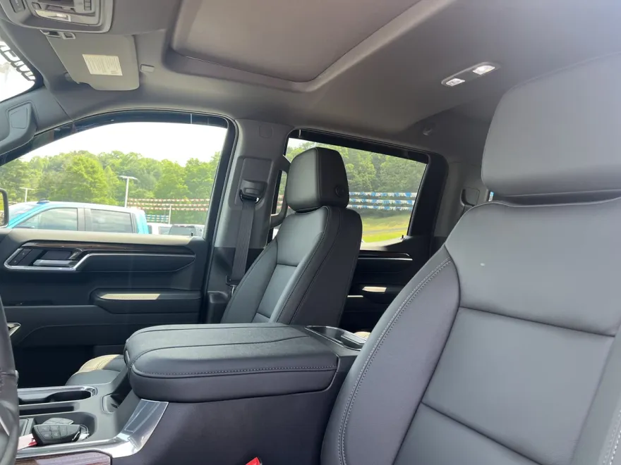 2025 Chevrolet Silverado 1500 RST photo 1