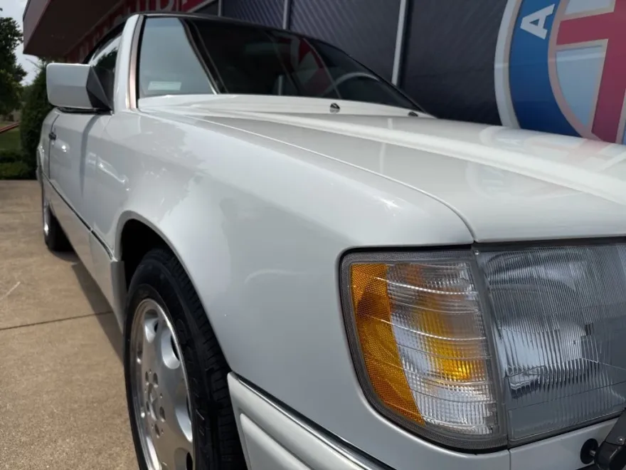 1995 Mercedes Benz E 320 photo 1