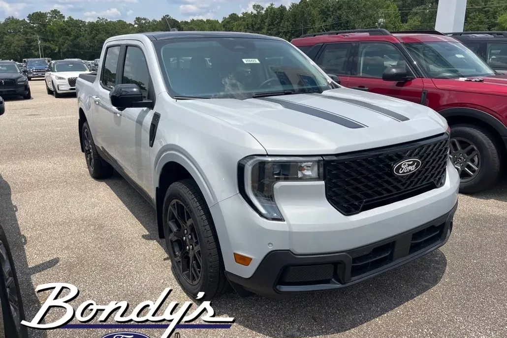 2025 Ford Maverick Lariat photo 1
