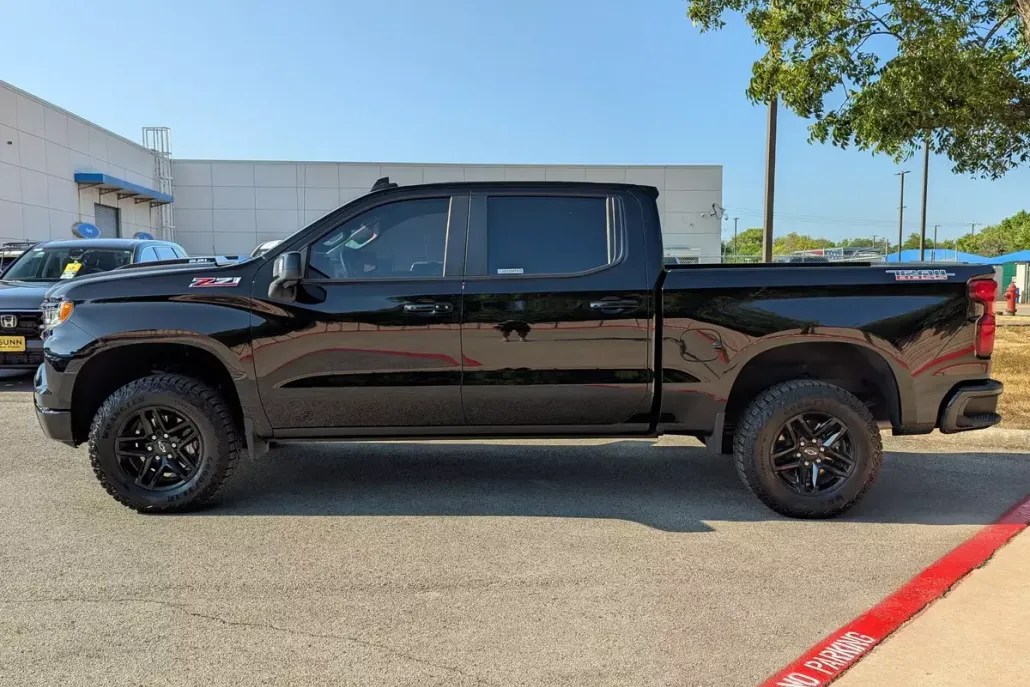2025 Chevrolet Silverado 1500 LT Trail Boss photo 1