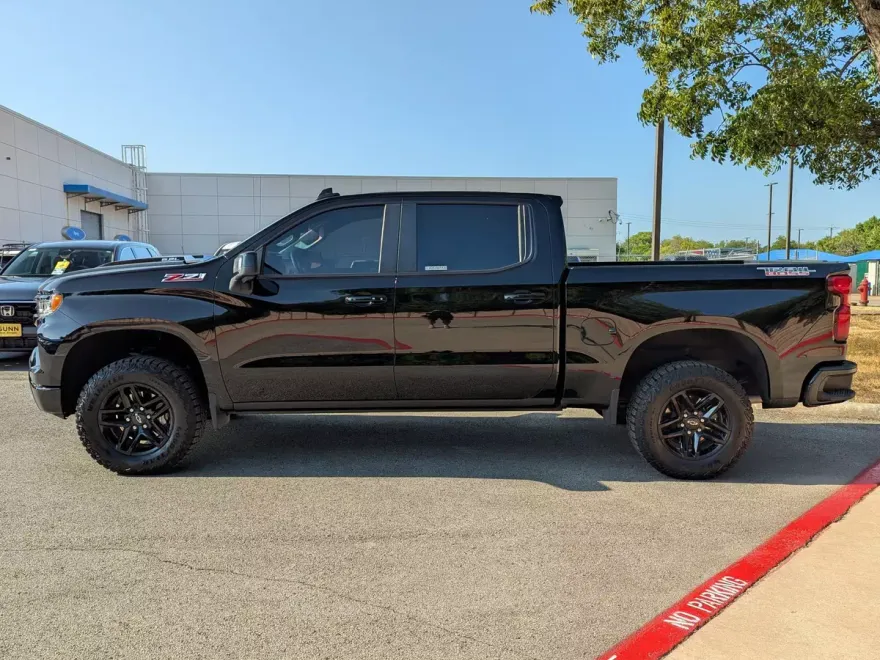 2025 Chevrolet Silverado 1500 LT Trail Boss photo 1