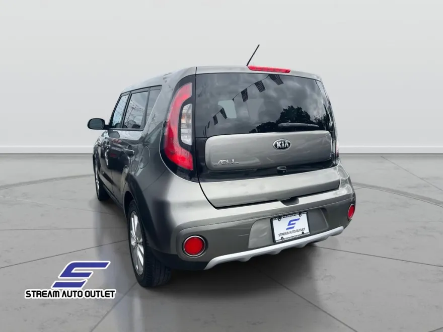 2017 Kia Soul Plus photo 1