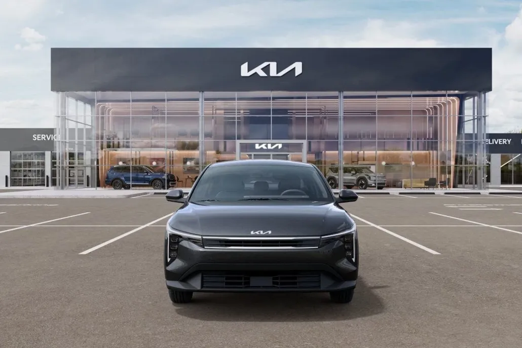 2025 Kia K4 LXS photo 1