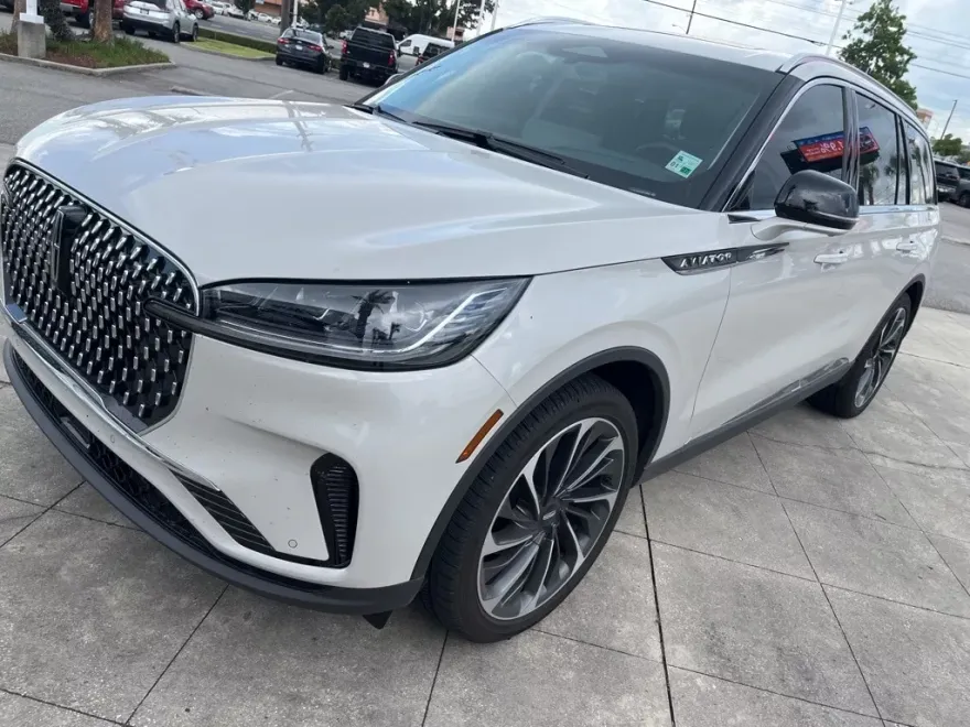 2025 Lincoln Aviator Reserve photo 1
