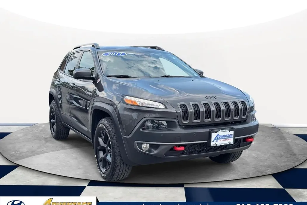 2017 Jeep Cherokee Trailhawk photo 1