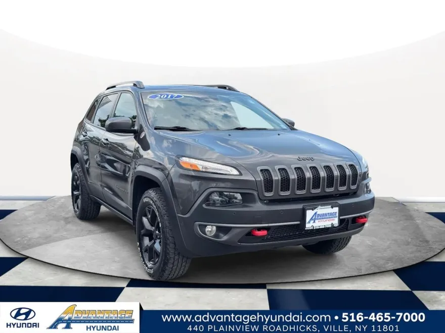 2017 Jeep Cherokee Trailhawk photo 1