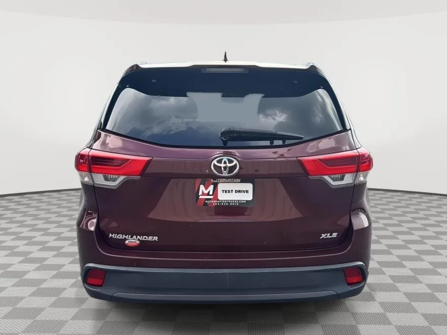 2017 Toyota Highlander XLE photo 1