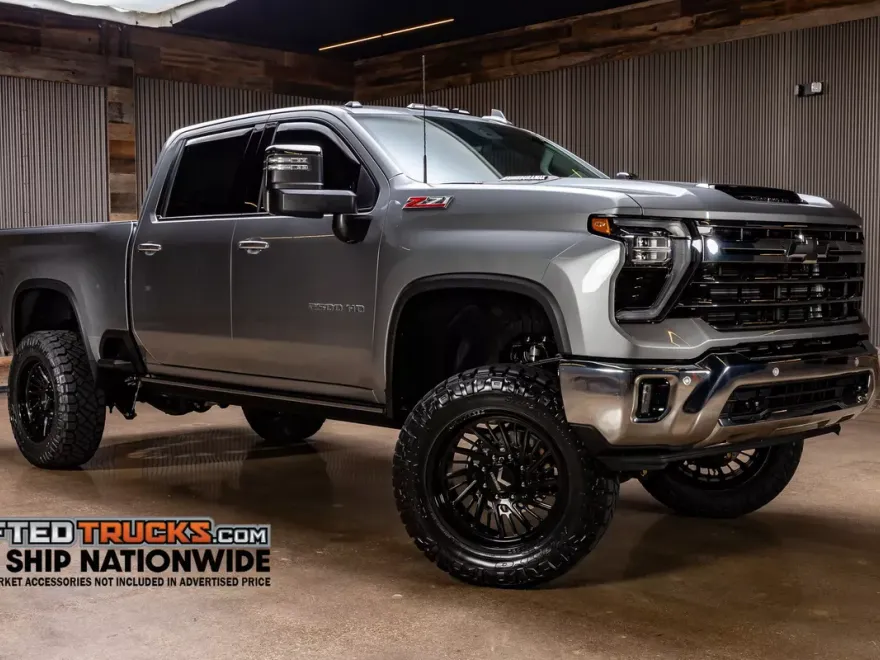 2025 Chevrolet Silverado LTZ photo 1