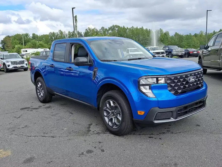 2025 Ford Maverick XLT photo 1