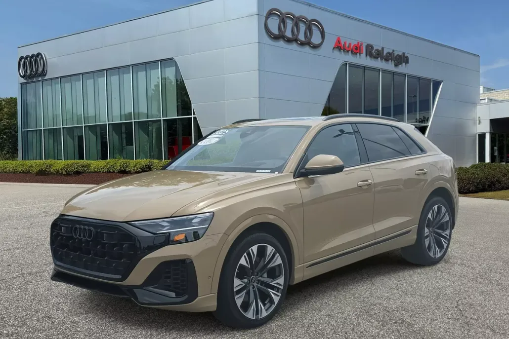2025 Audi Q8 Prestige photo 1