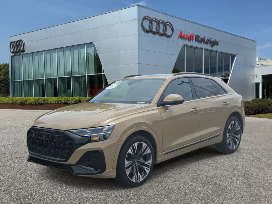 2025 Audi Q8 Prestige photo 1