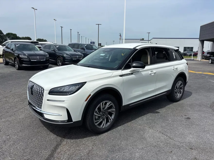2025 Lincoln Corsair Premiere photo 1