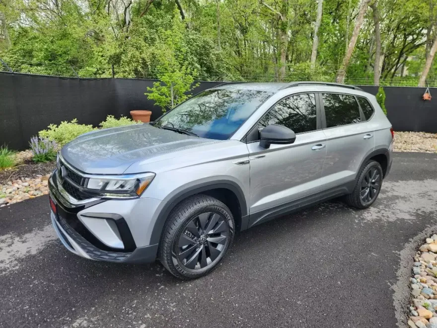 2024 Volkswagen Taos S photo 1