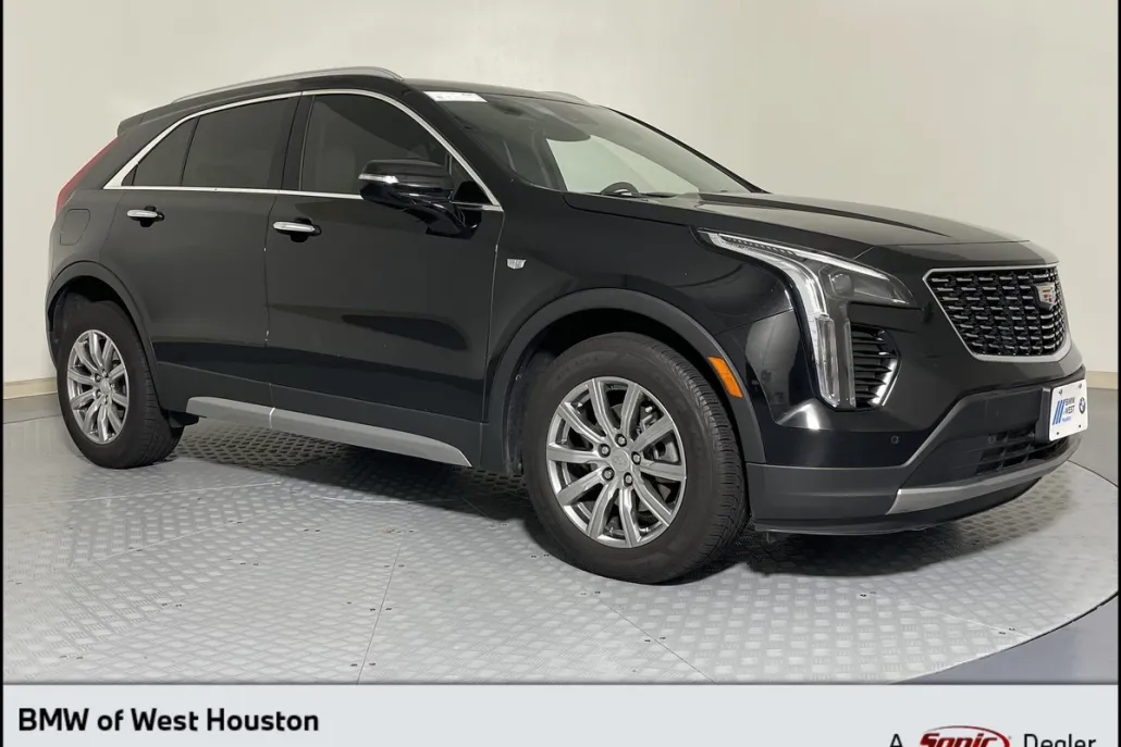 2022 Cadillac XT4 Premium Luxury photo 1