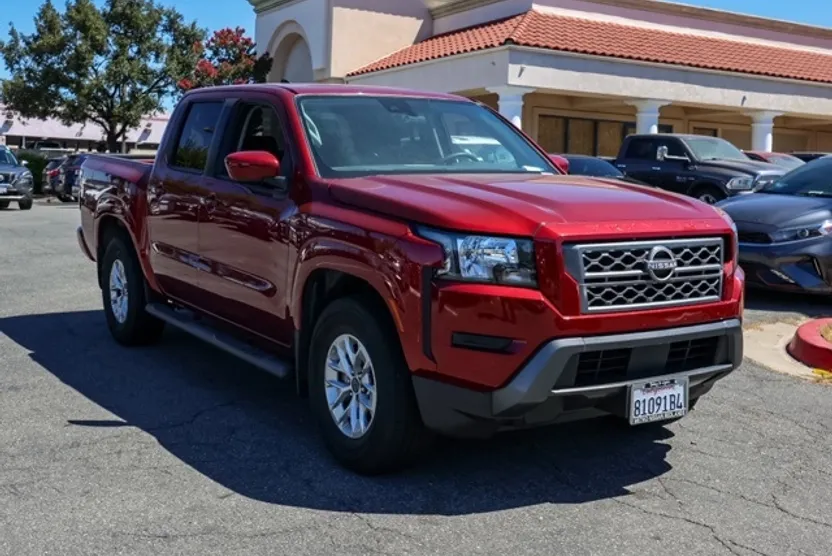 2024 Nissan Frontier SV photo 1