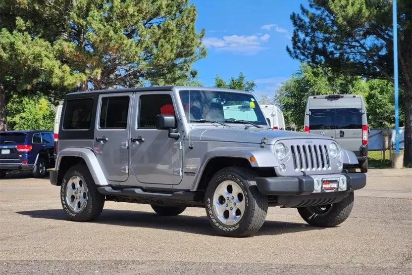2015 Jeep Wrangler Unlimited Sahara photo 1