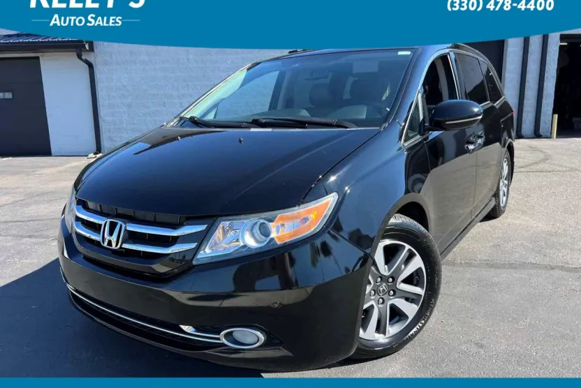 2016 Honda Odyssey Touring photo 1