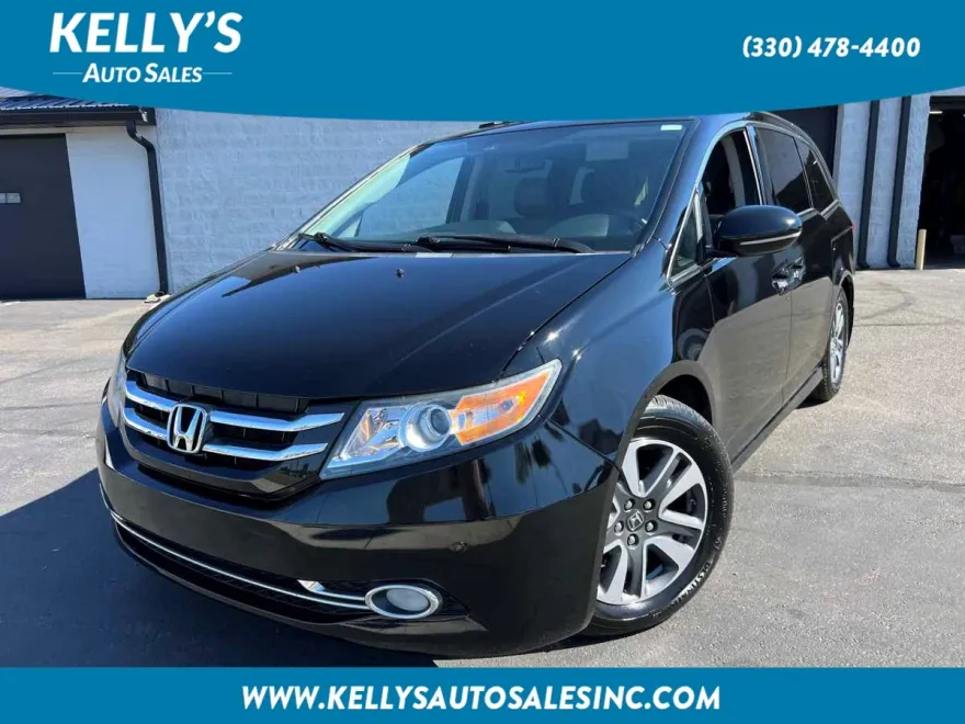 2016 Honda Odyssey Touring photo 1