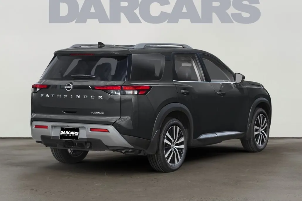2025 Nissan Pathfinder Platinum photo 1