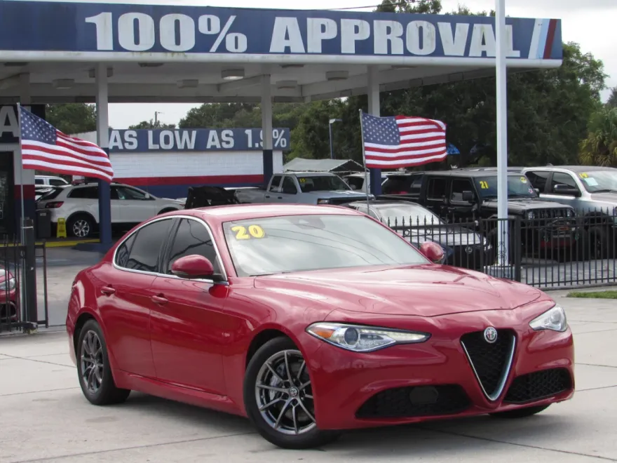 2020 Alfa Romeo Giulia photo 1