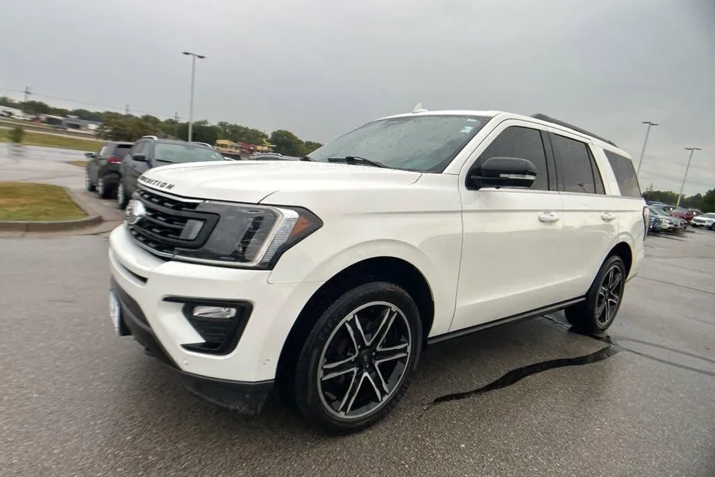 2021 Ford Expedition Limited photo 1
