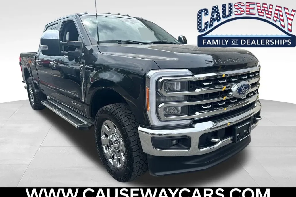 2023 Ford F-250 Lariat photo 1