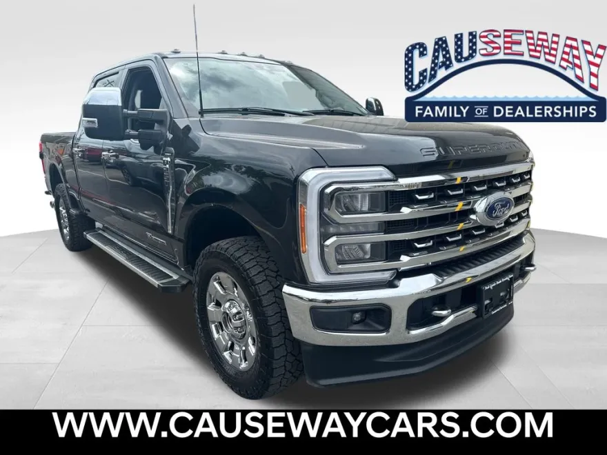 2023 Ford F-250 Lariat photo 1