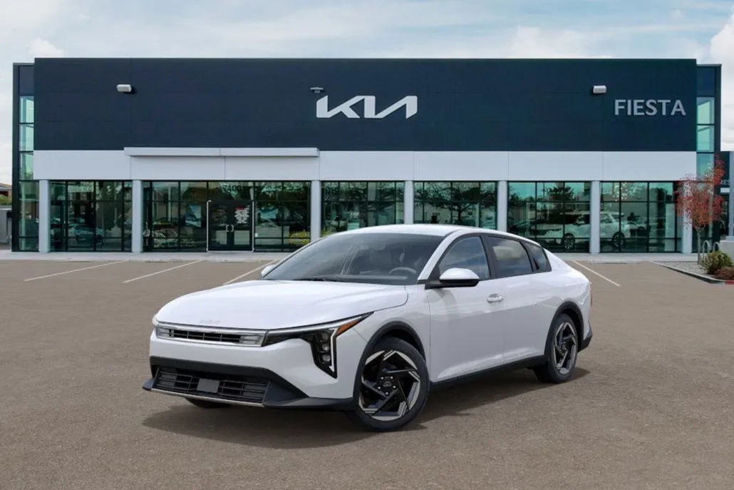 2025 Kia K4 EX photo 1