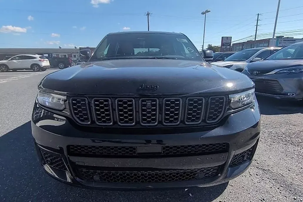 2024 Jeep Grand Cherokee L Summit Reserve photo 1