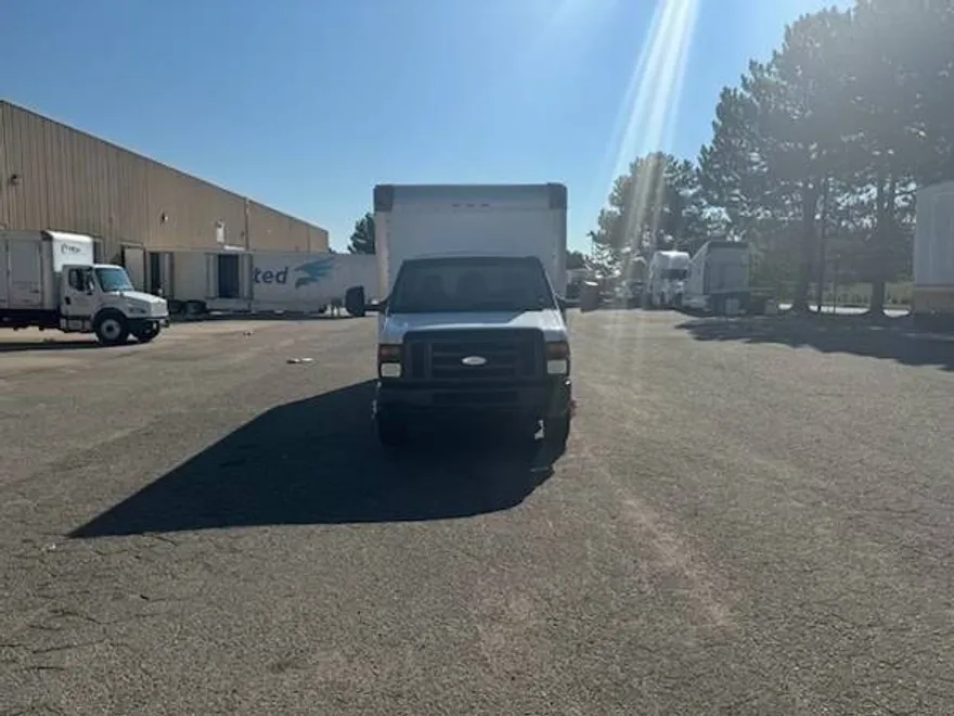 2014 Ford E-350 photo 1