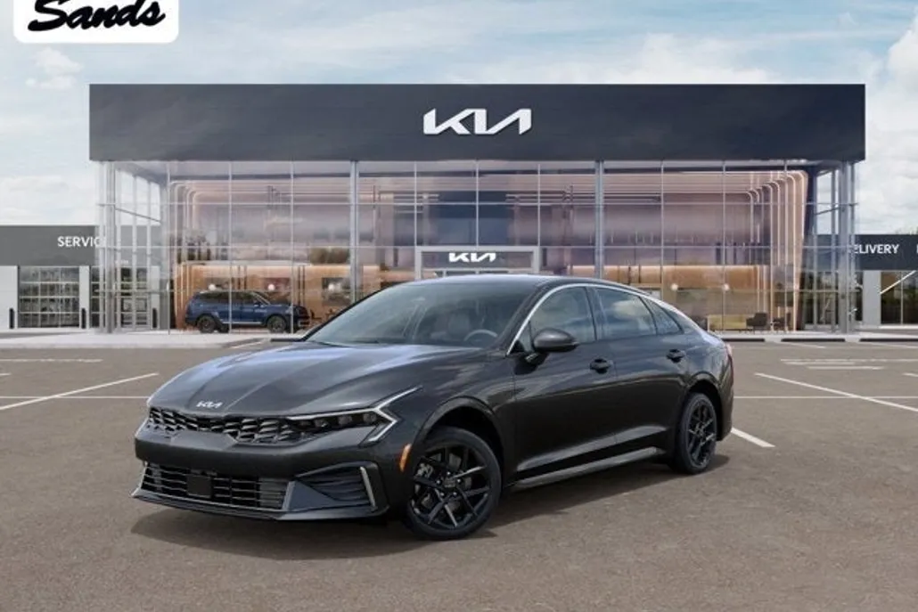2025 Kia K5 LXS photo 1