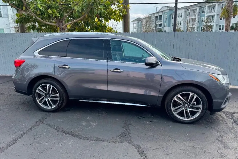 2017 Acura MDX SH-AWD Advance photo 1