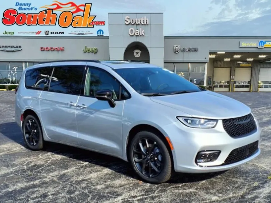 2026 Chrysler Pacifica Limited photo 1