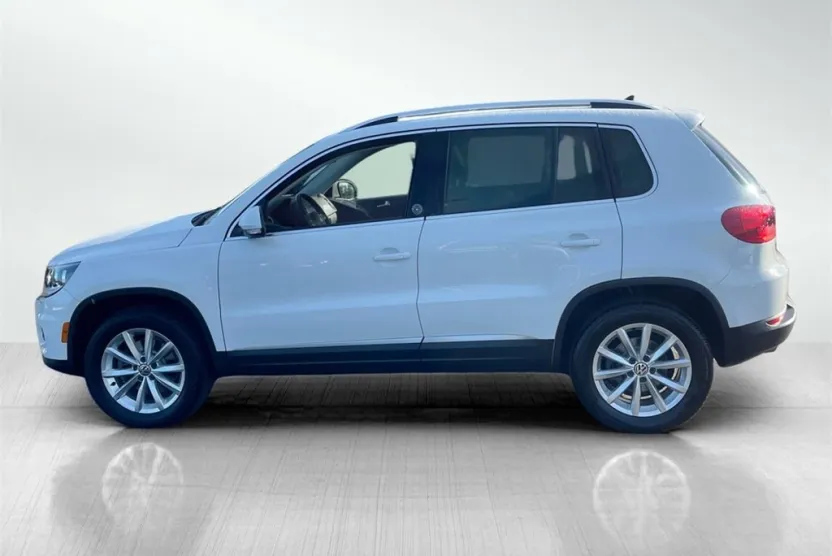 2017 Volkswagen Tiguan Wolfsburg Edition photo 1