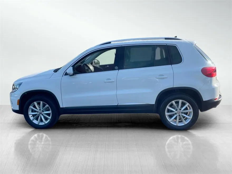 2017 Volkswagen Tiguan Wolfsburg Edition photo 1
